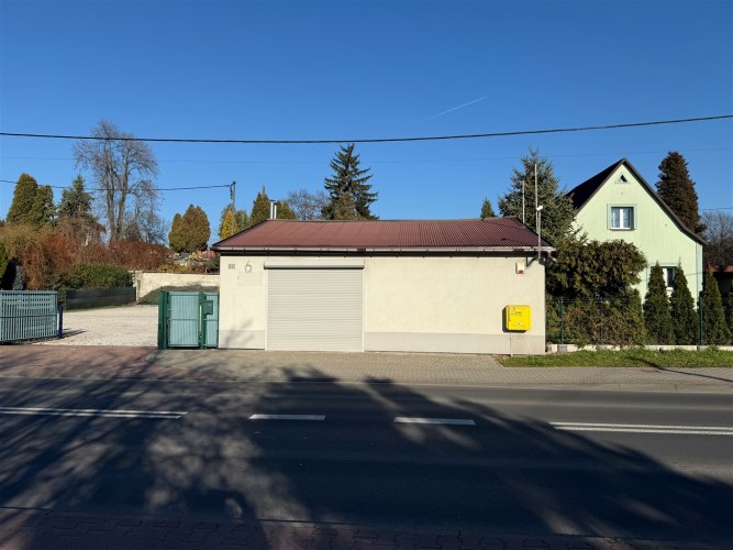 budynek usługowy z dużym parkingiem | centrum Oświ