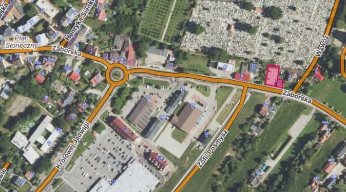 budynek usługowy z dużym parkingiem | centrum Oświ