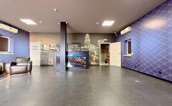 budynek usługowy z dużym parkingiem | centrum Oświ