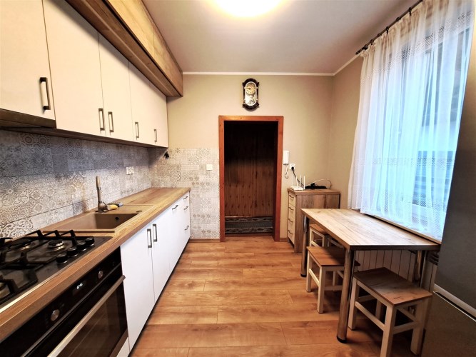 kuchnia -widok na przedpokój